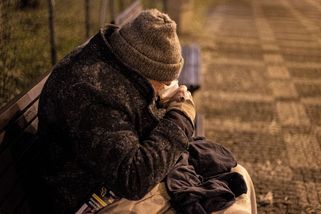 Lidé bez domova dostali sto tisíc. Nepropili je, jak kritici čekali - Seznam Zprávy